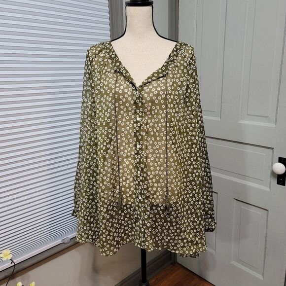 Lane Bryant Tops - LANE Bryant Semi Sheer Dainty Flower Print Pheasant Blouse